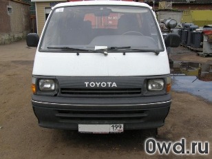 Битый автомобиль Toyota Hiace