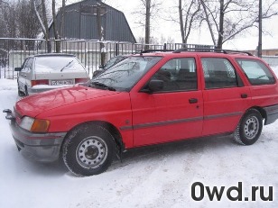 Битый автомобиль Ford Escort